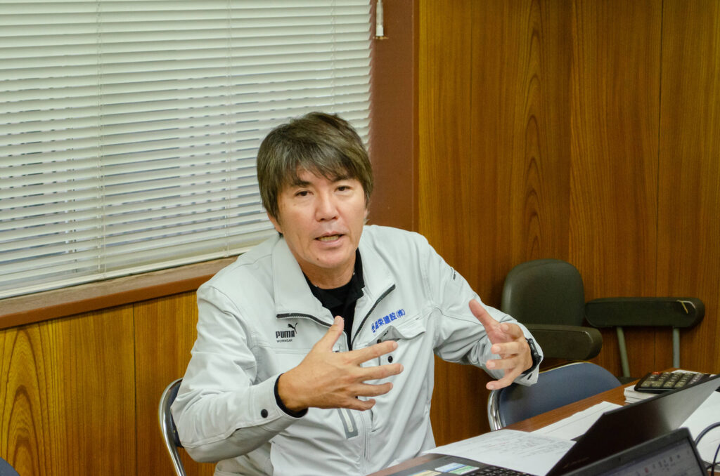 建設ディレクターは現場と会社をつなぐ要